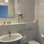 호텔 Strandhotel Duenenhaus 3*