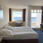 Strandhotel Duenenhaus Hotel 3*