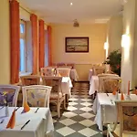 Strandhotel Duenenhaus 호텔 줄리우스루