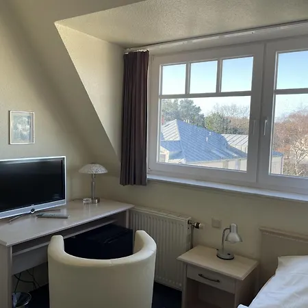 Strandhotel Duenenhaus