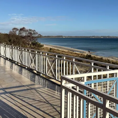 Strandhotel Duenenhaus 호텔 3*
