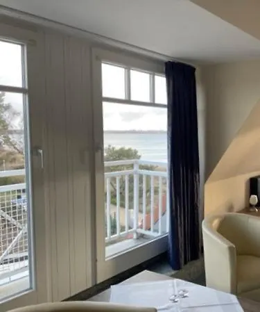 Strandhotel Duenenhaus Юлиусрух