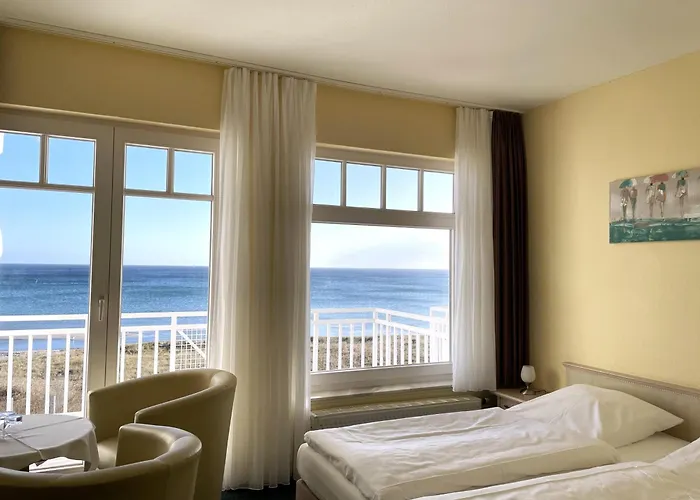 Strandhotel Duenenhaus 3*